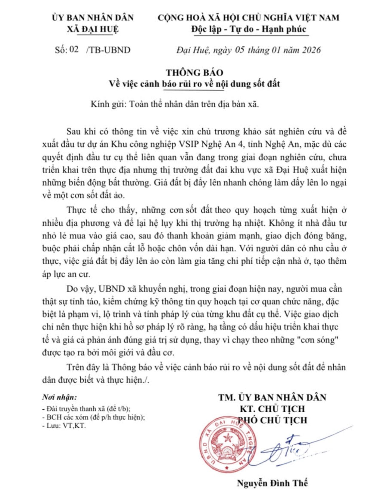 Xã Đại Huệ phát văn ản cảnh báo về nội dung sốt đất. Ảnh: Văn Trường