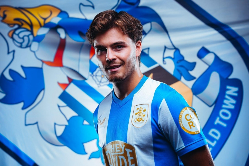 Leo Castledine sẽ gia nhập Huddersfield