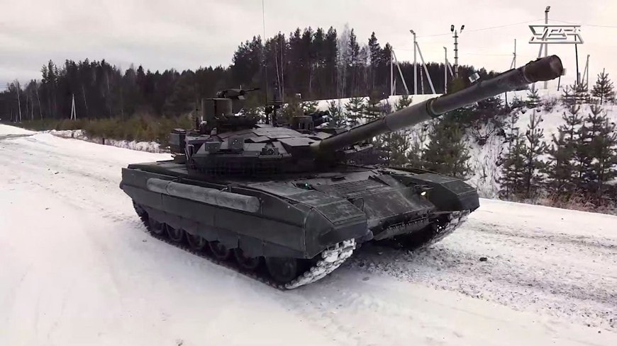 Cận cảnh xe tăng T-90M với lớp giáp bảo vệ hiện đại