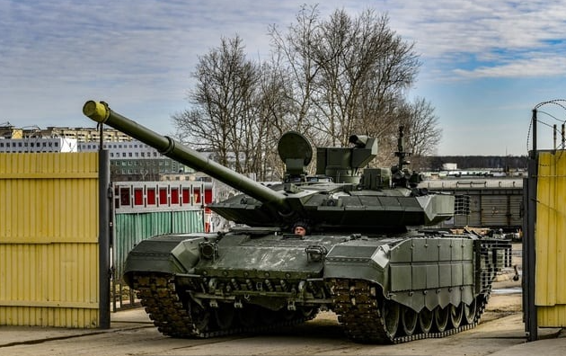 Hệ thống phòng vệ chủ động Arena-M trên xe tăng Nga