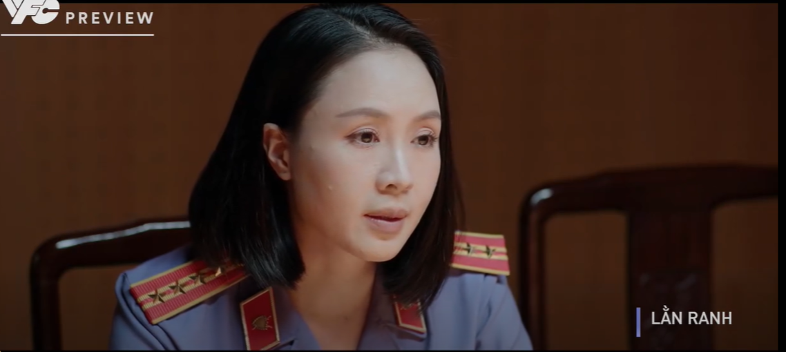 Nhân vật Khắc đứng trước áp lực tâm lý và quyết định khai báo sự thật.