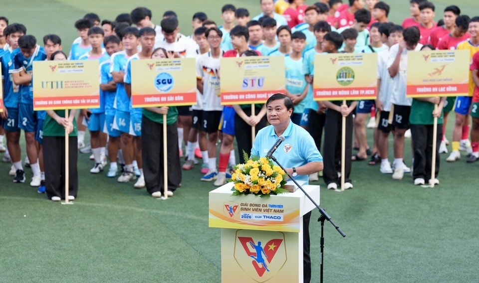 Trưởng ban tổ chức giải, nhà báo Nguyễn Ngọc Toàn phát biểu tại lễ khai mạc. Ảnh- Độc Lập.