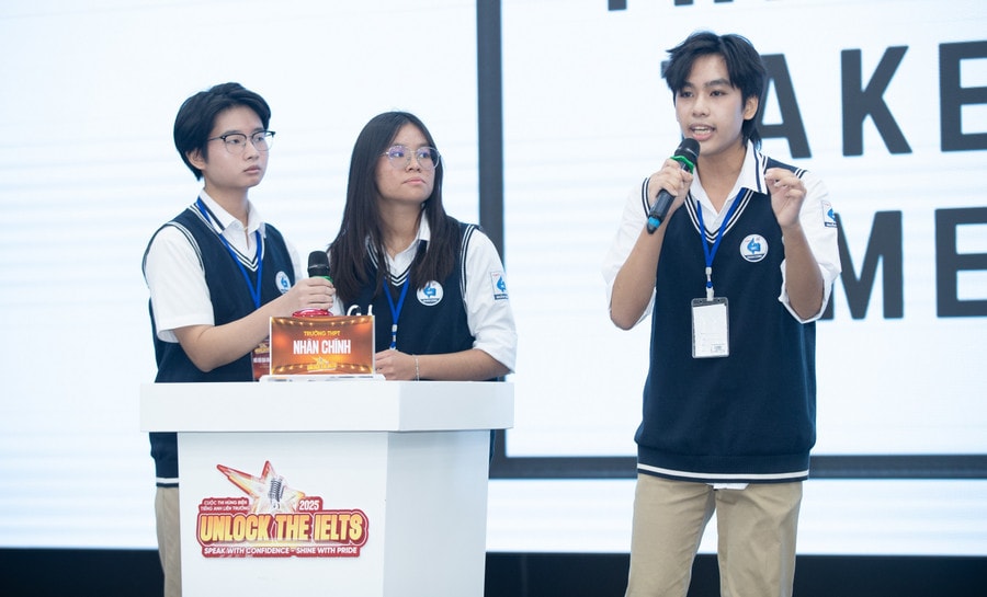 Học sinh tranh tài tại Cuộc thi Hùng biện tiếng Anh liên trường Unlock The IELTS 2025. Ảnh: BTC