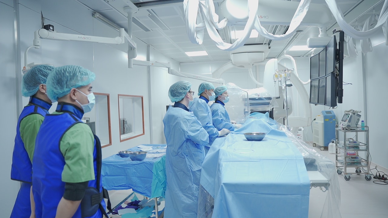 Đa khoa TP Vinh đã ghi dấu ấn quan trọng khi trở thành đơn vị tuyến huyện đầu tiên ở Nghệ An triển khai thành công kỹ thuật can thiệp tim mạch qua hệ thống chụp DSA 2 bình diện hiện đại.