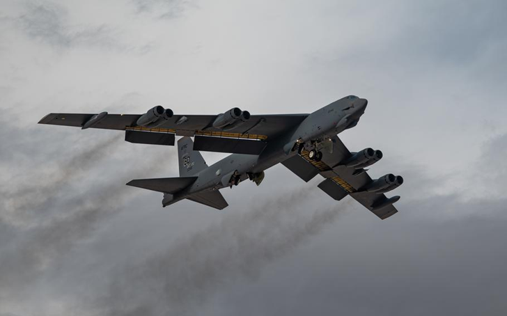 Máy bay ném bom B-52H Stratofortress trong một cuộc huấn luyện