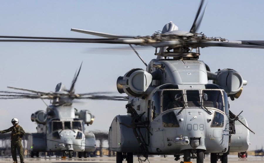 Trực thăng vận tải hạng nặng CH-53K của quân đội Mỹ đang thực hiện nhiệm vụ.