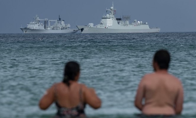 Hai tàu hải quân Trung Quốc trên vùng biển Fish Hoek