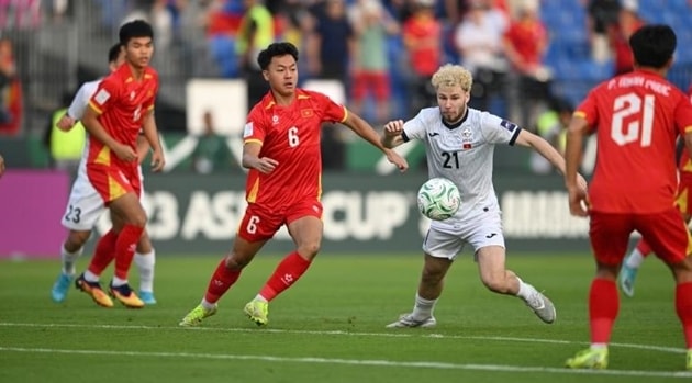U23 Việt Nam thể hiện lối chơi khó chịu và kỷ luật trước đối thủ Kyrgyzstan.