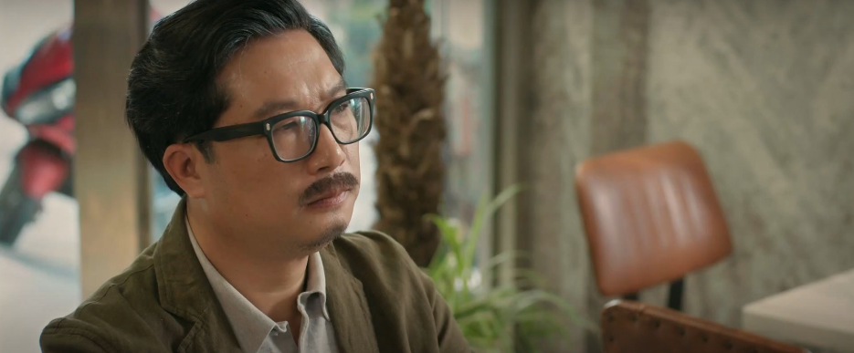 Viễn trò chuyện với bố Thư về chuyện tình cảm của các bạn trẻ