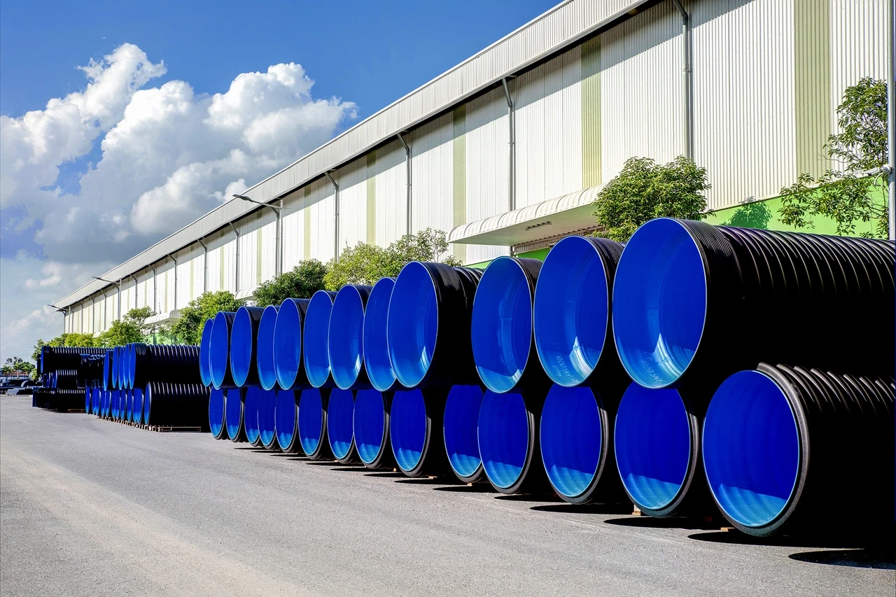 Sản phẩm ống HDPE gân sóng 2 lớp.