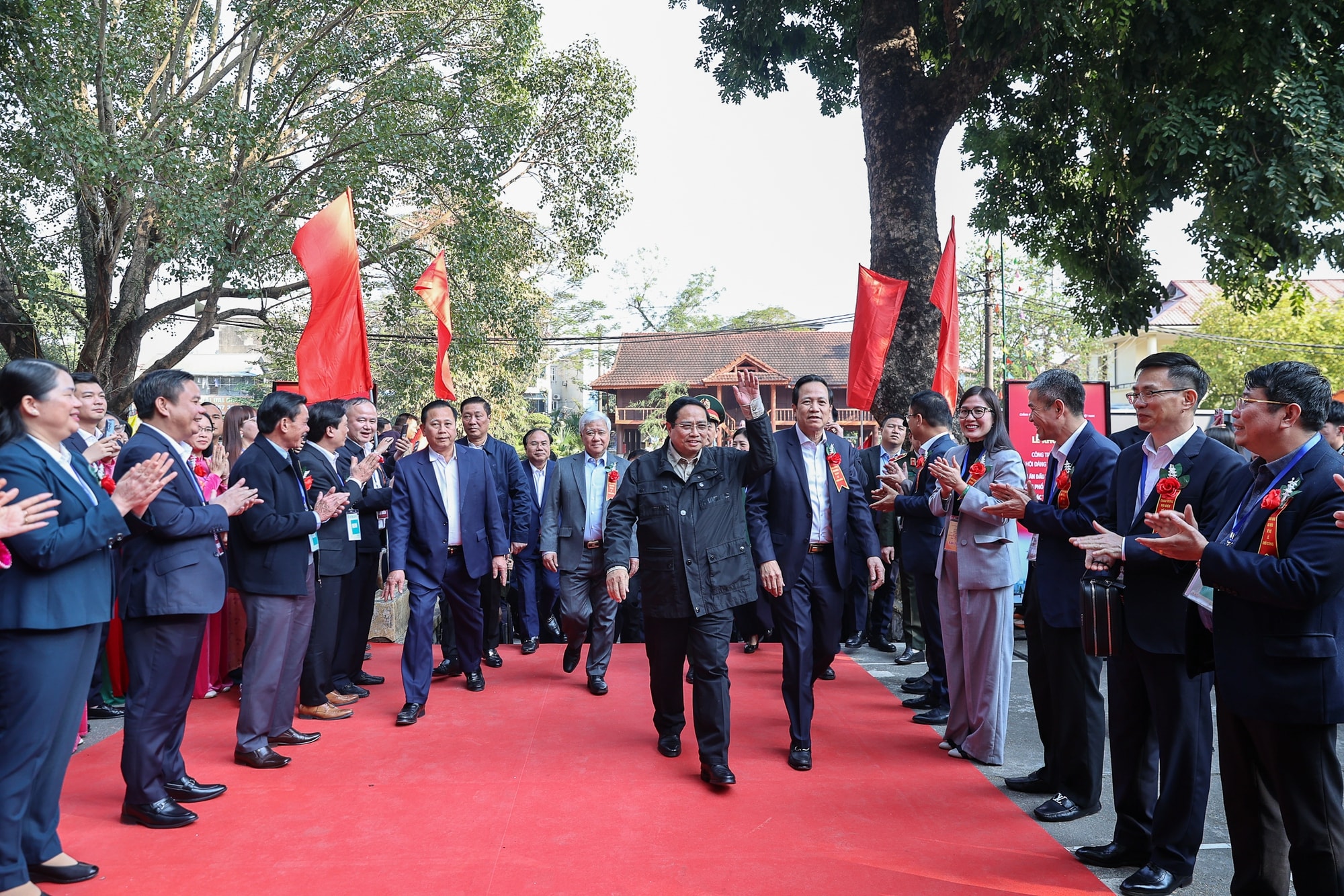 Thủ tướng dự khởi công 3 ngôi trường của 