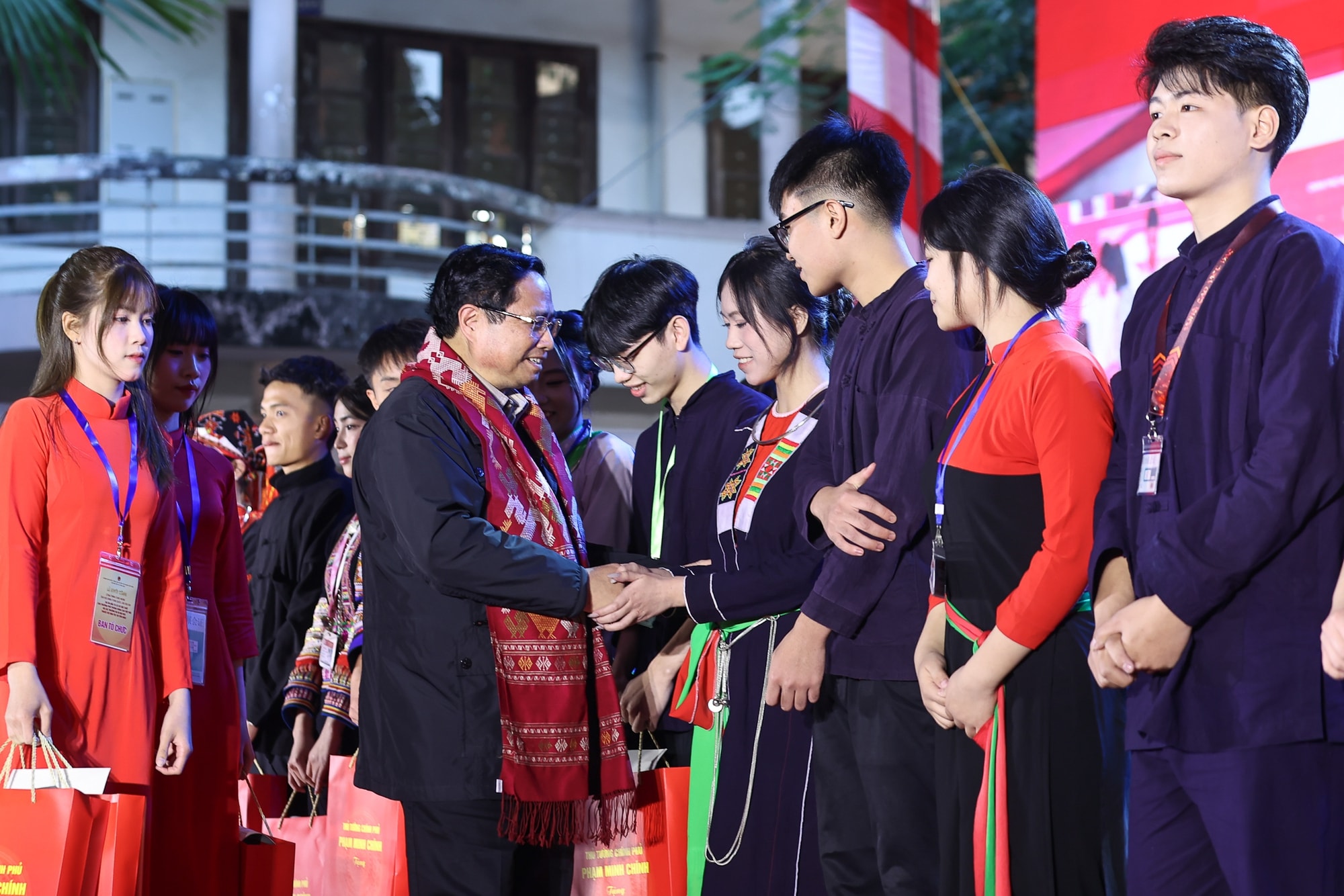 Thủ tướng dự khởi công 3 ngôi trường của 