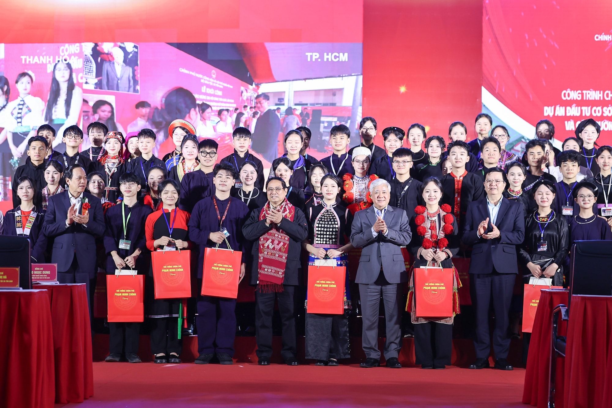 Thủ tướng dự khởi công 3 ngôi trường của 