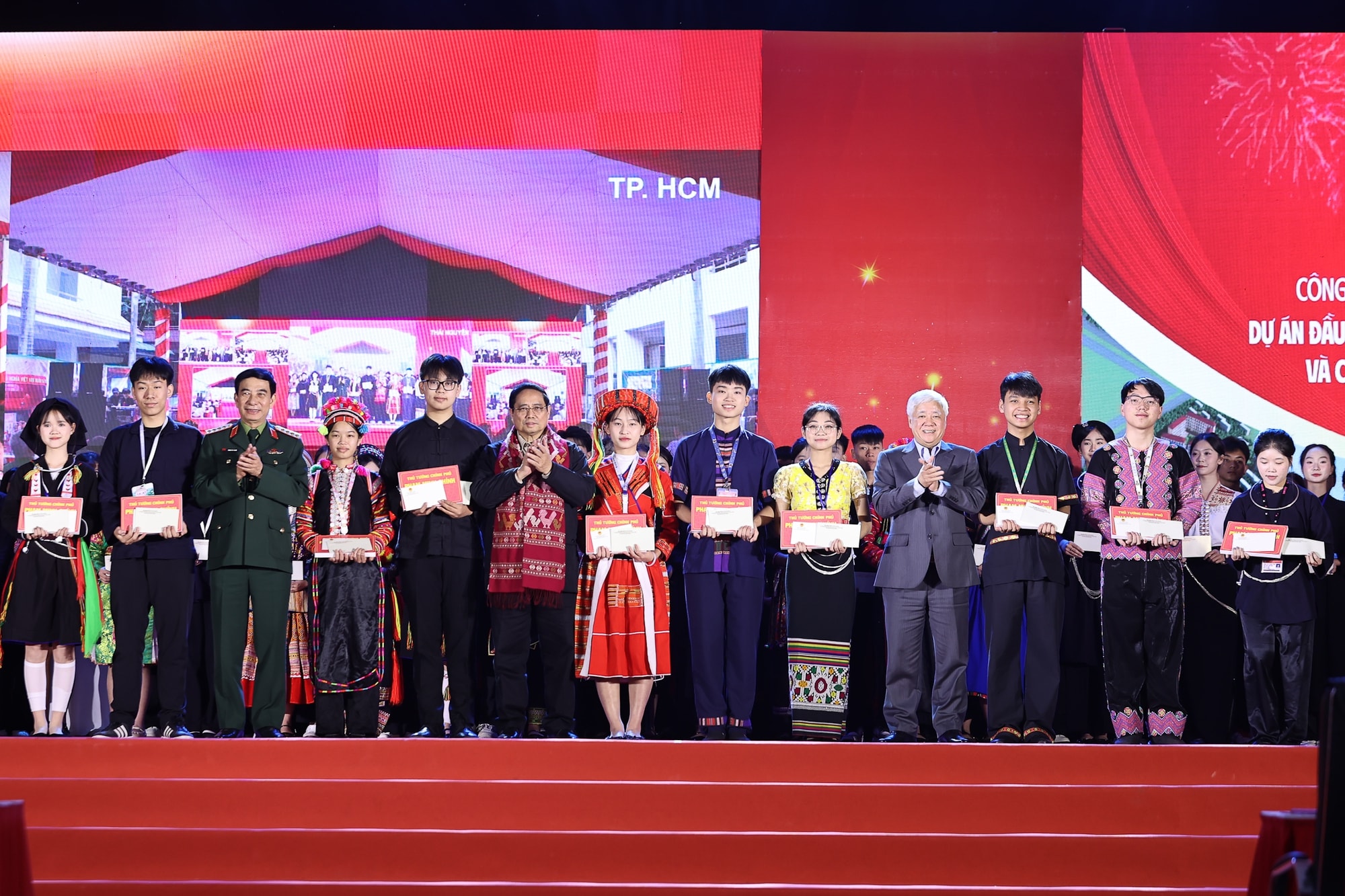 Thủ tướng dự khởi công 3 ngôi trường của 