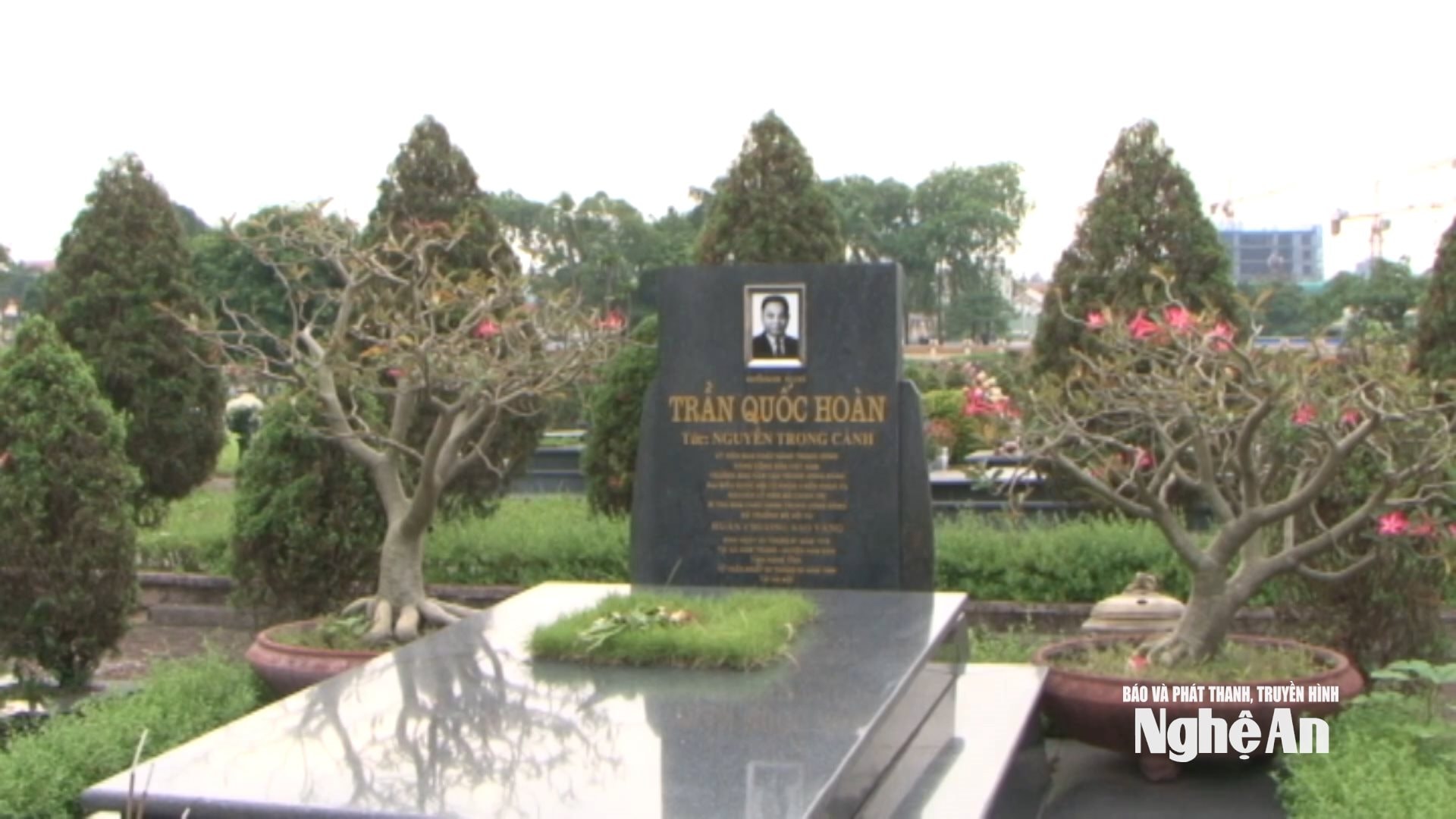 Nơi yên nghỉ của Bộ trưởng Trần Quốc Hoàn - Nghĩa trang Mai Dịch. Ảnh: Ngọc Dũng