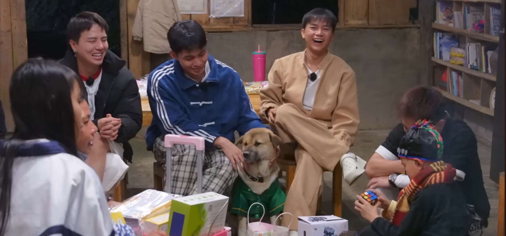 Các thành viên chuẩn bị đón năm mới tại Bản Liền