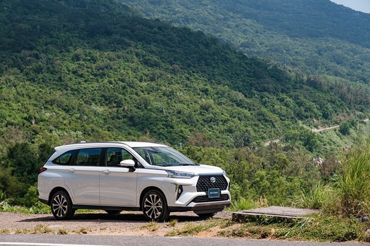 Toyota Veloz Cross sở hữu thiết kế hiện đại và khỏe khoắn