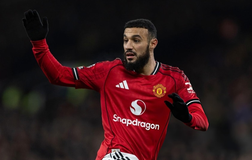 Hậu vệ Mazraoui lọt tầm ngắm của Juventus trong kỳ chuyển nhượng tháng 1