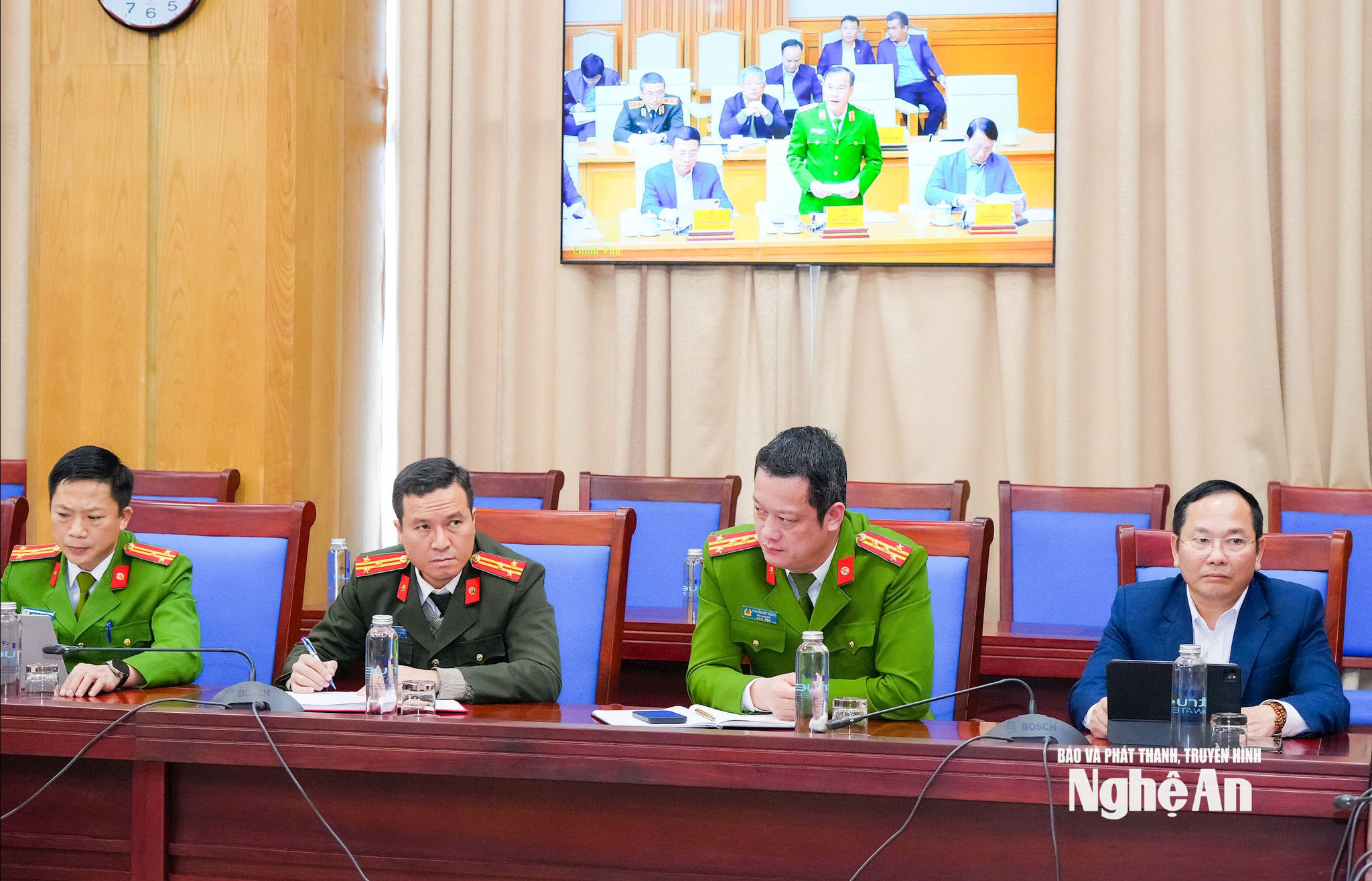 đại biểu 1