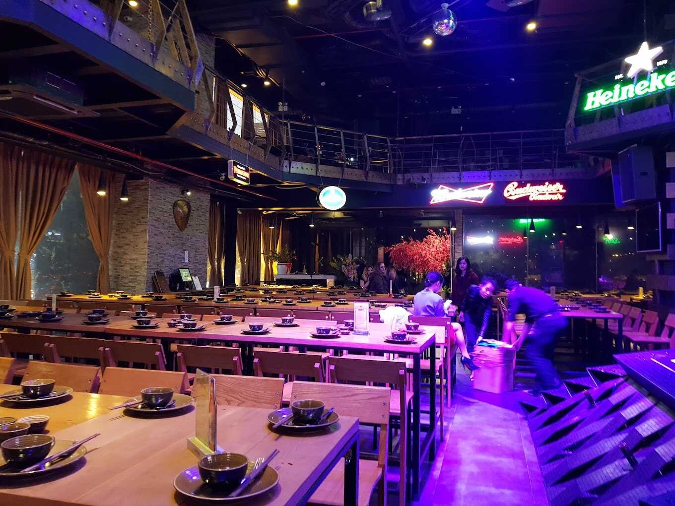 Không khí náo nhiệt tại Sparta Beer Club