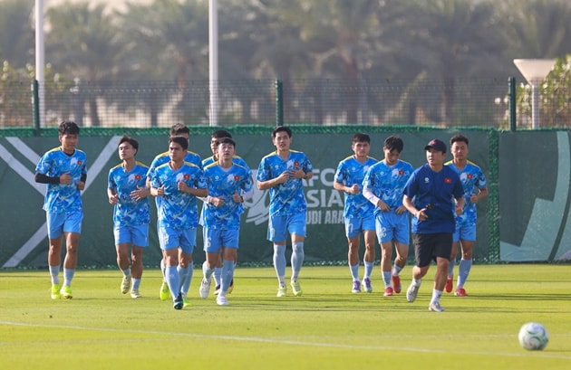 HLV Kim Sang-sik và các học trò hướng tới mục tiêu cao nhất tại bảng A.