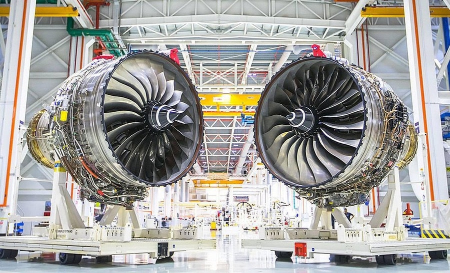 Tổng thống Nga Vladimir Putin xem xét các thành tựu chế tạo động cơ tại Perm