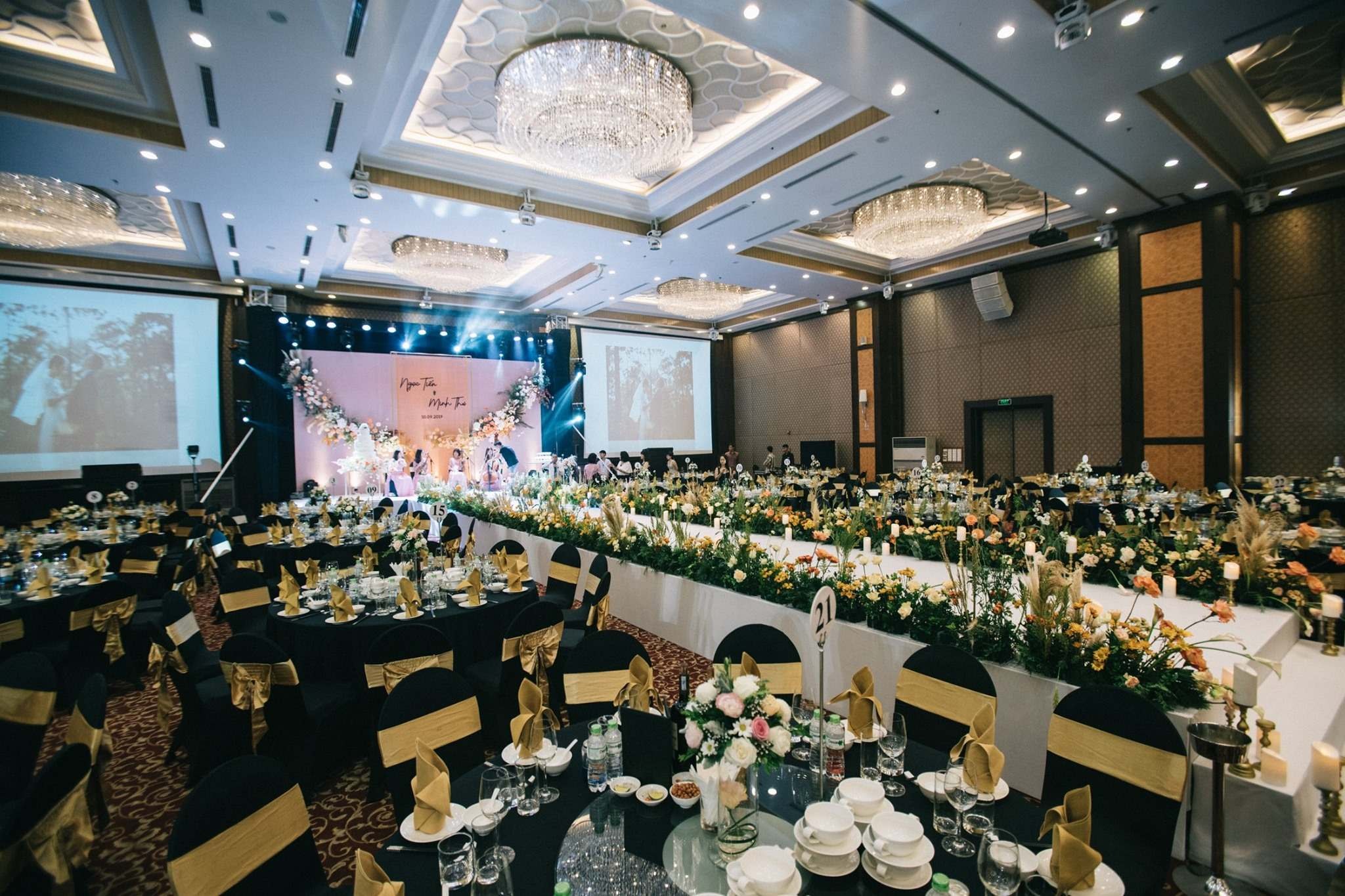 Kiến trúc châu Âu tráng lệ tại Almaz Convention Center