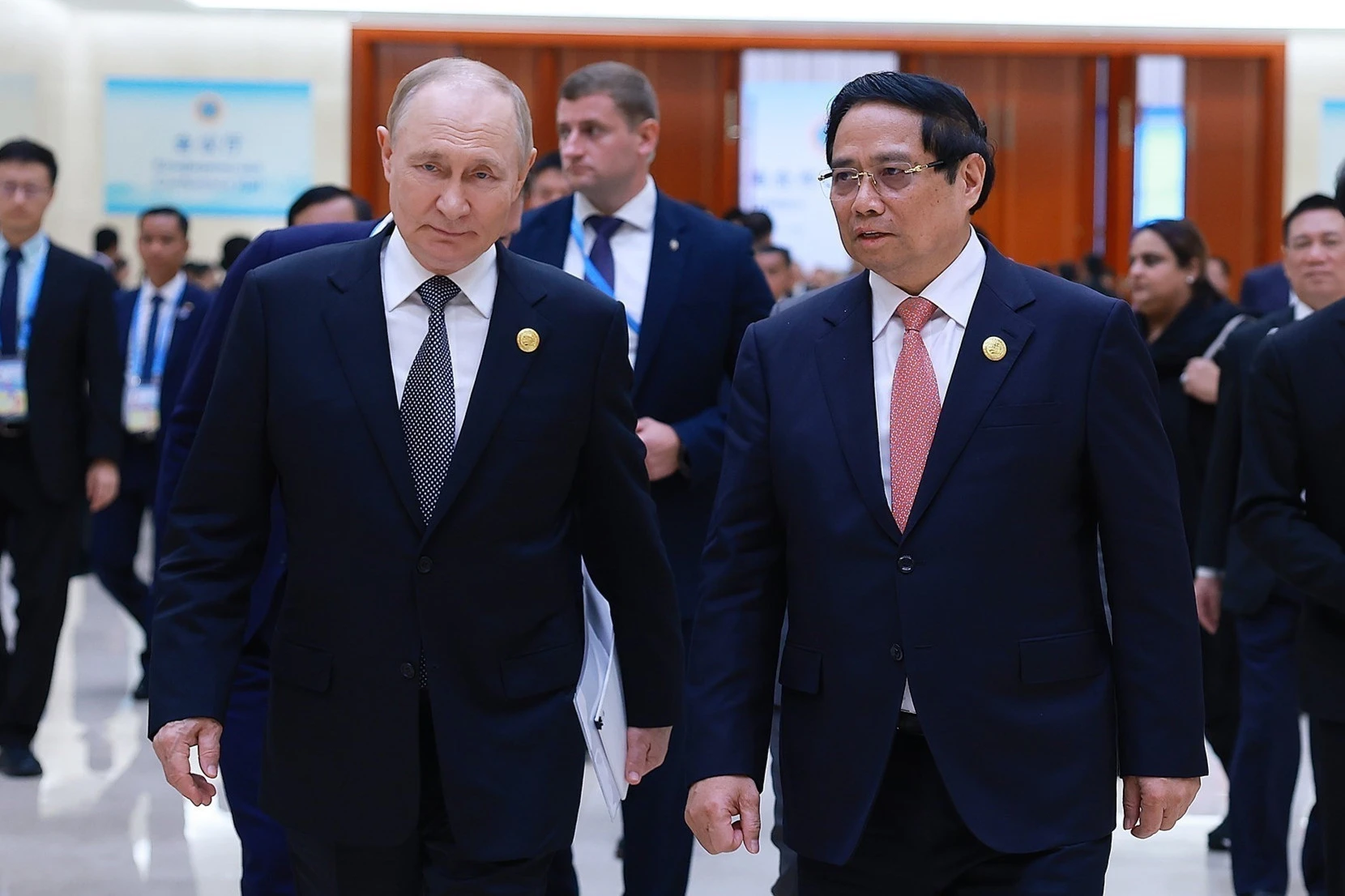 https://static-images.vnncdn.net/vps_images_publish/000001/000003/2026/1/11/viet-nam-tiep-tuc-truyen-cam-hung-khong-chi-o-nhung-con-so-1096.webp