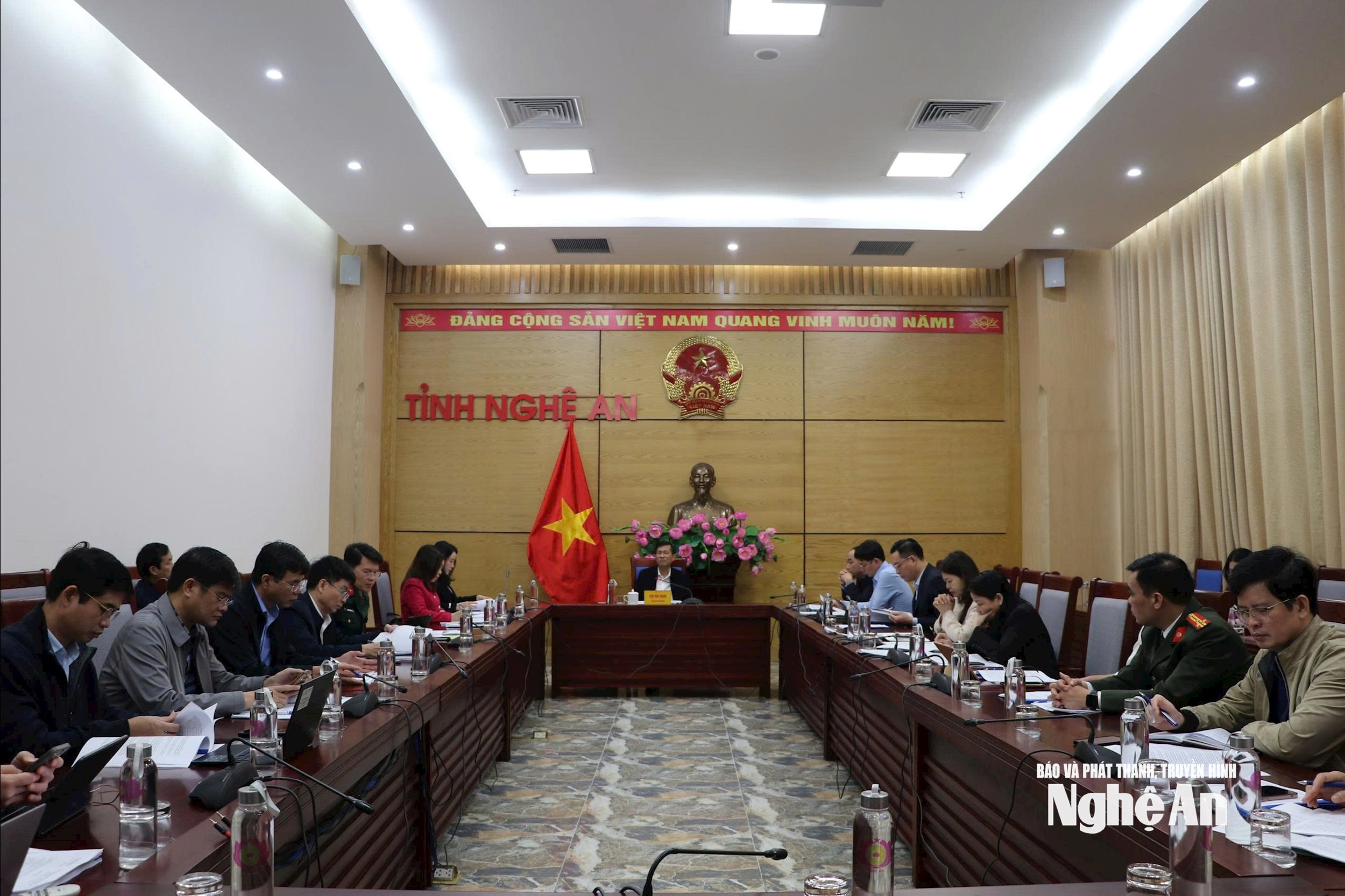 Các đại biểu tham gia cuộc họp