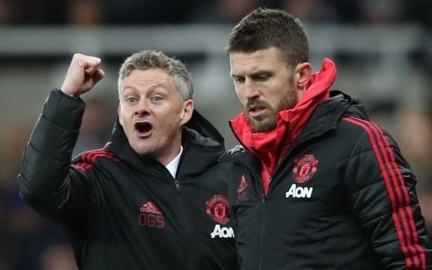 Cuộc đua ghế nóng tại MU giữa Michael Carrick và Ole Gunnar Solskjaer