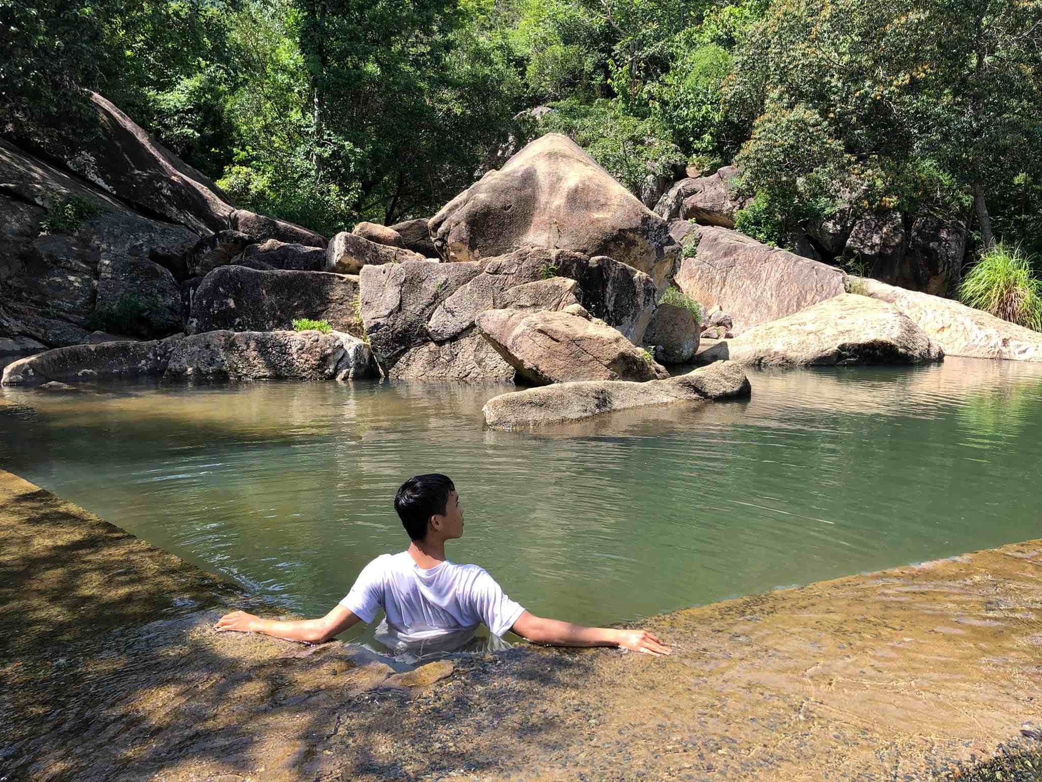 Chụp ảnh ở suối Lạnh