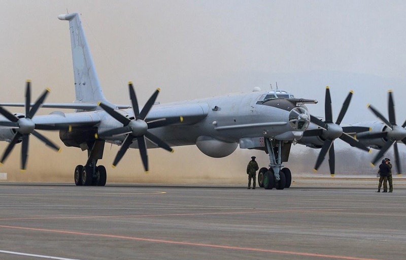 Máy bay Tu-142MK trên bầu trời Bắc Cực