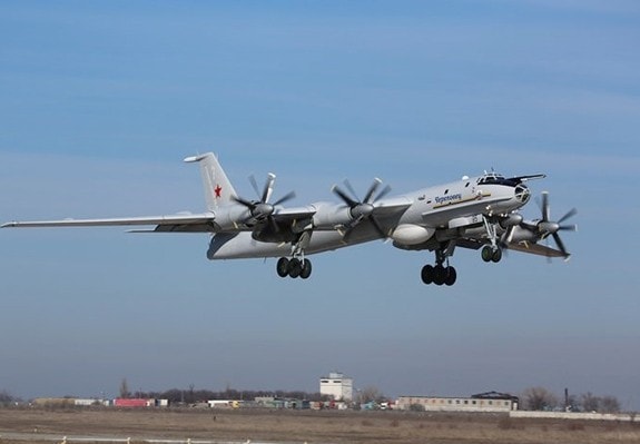 Chi tiết khung thân máy bay Tu-142K