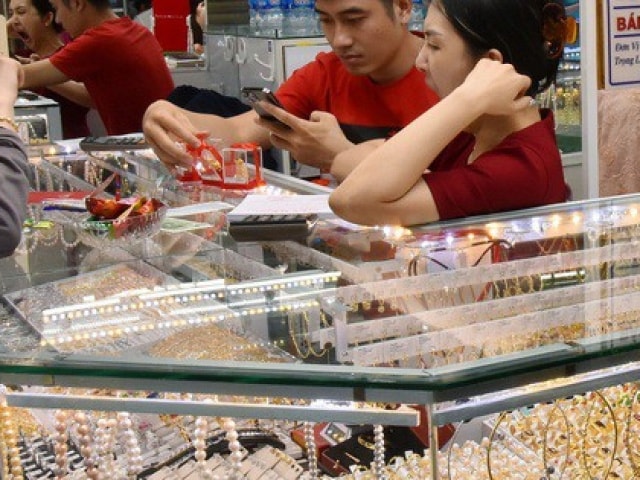 Cập nhật giá vàng sáng hôm nay 13/01/2026: Giá vàng miếng SJC, vàng nhẫn vàng thế giới lúc 10h30