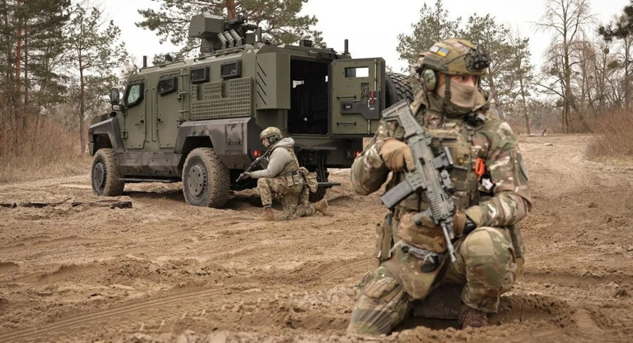 Xe bọc thép GYURZA-01 do UkrArmoTech sản xuất cho Quân đội Ukraine