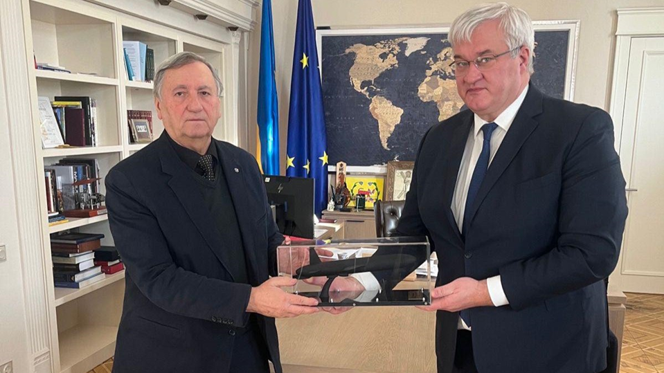 Bộ trưởng Ngoại giao Ukraine Andrii Sybiha và mô hình Palianytsia