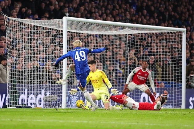 Garnacho ăn mừng bàn thắng thứ hai cho Chelsea