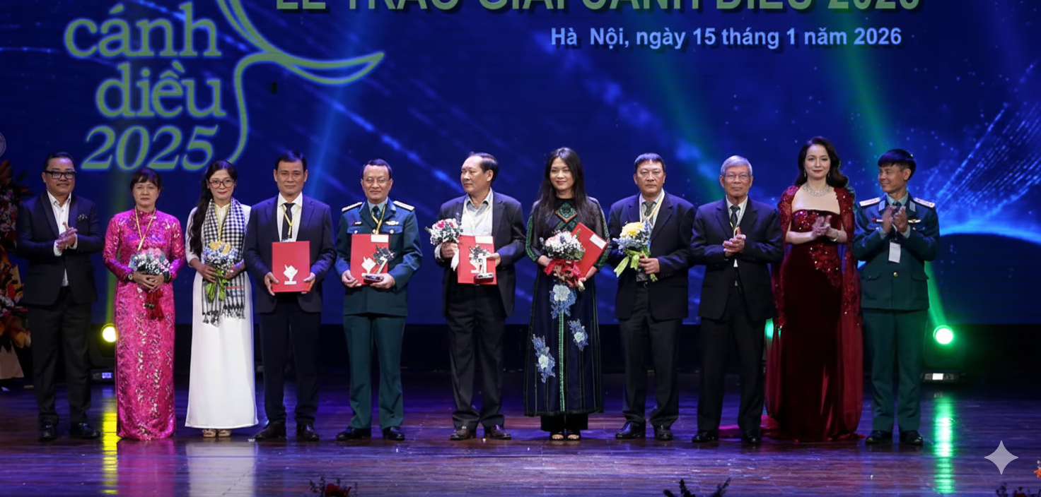 Trao giải Cánh diều Vàng và Bạc cho hạng mục Phim Tài liệu.