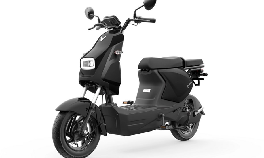 Xe điện VinFast Amio với thiết kế nhỏ gọn tích hợp bàn đạp dành cho đối tượng học sinh