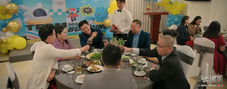 Viễn bị chuốc say theo kế hoạch của Nghiêm và Trung