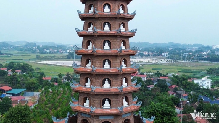 Ngôi chùa vẫn giữ được nhiều hiện vật, tư liệu Phật giáo có giá trị lịch sử sau nhiều lần tu bổ.