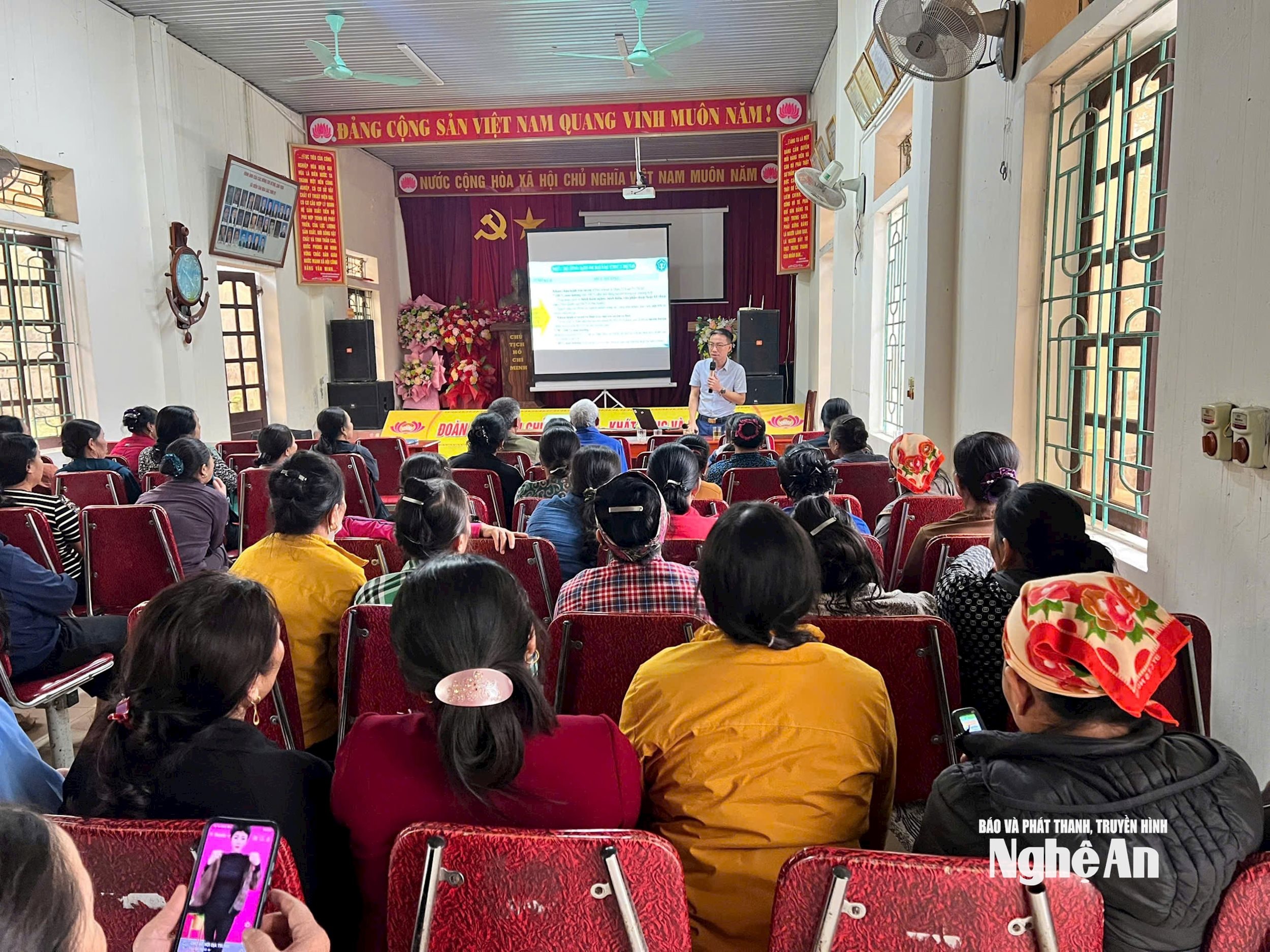 HN tuyên truyền tại BHXH Diễn Châu (1)