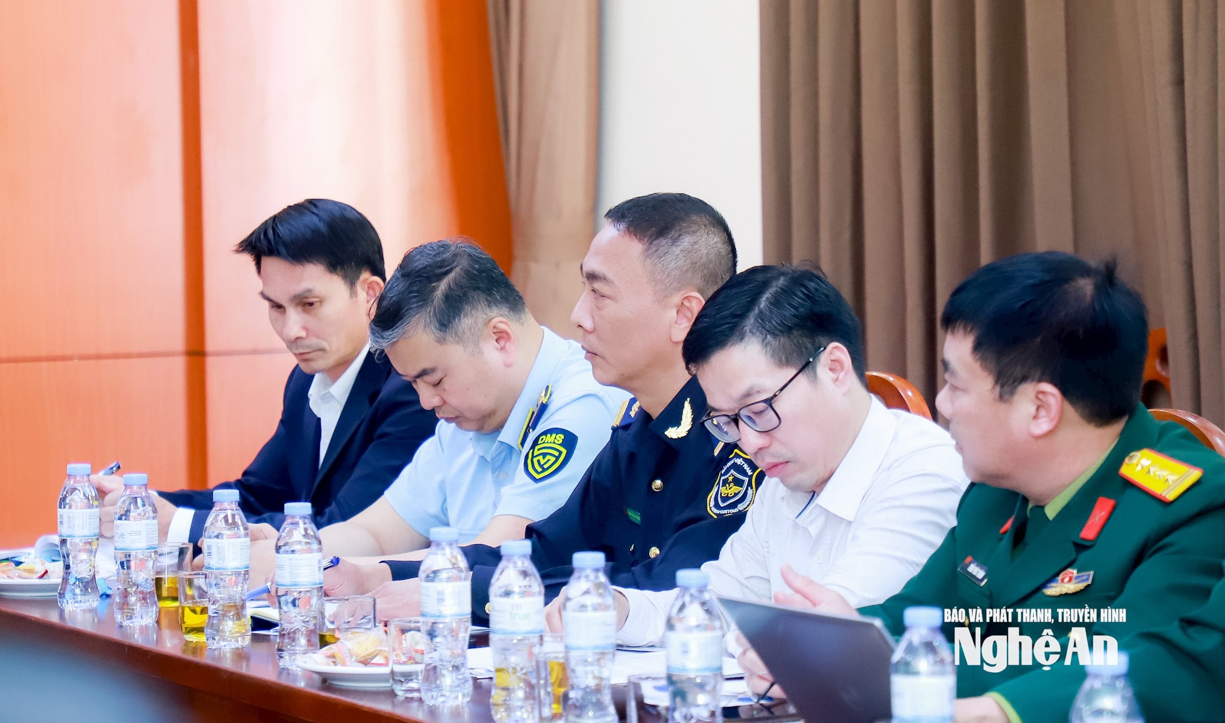 Các đại biểu dự cuộc làm việc. Ảnh: Thành Duy