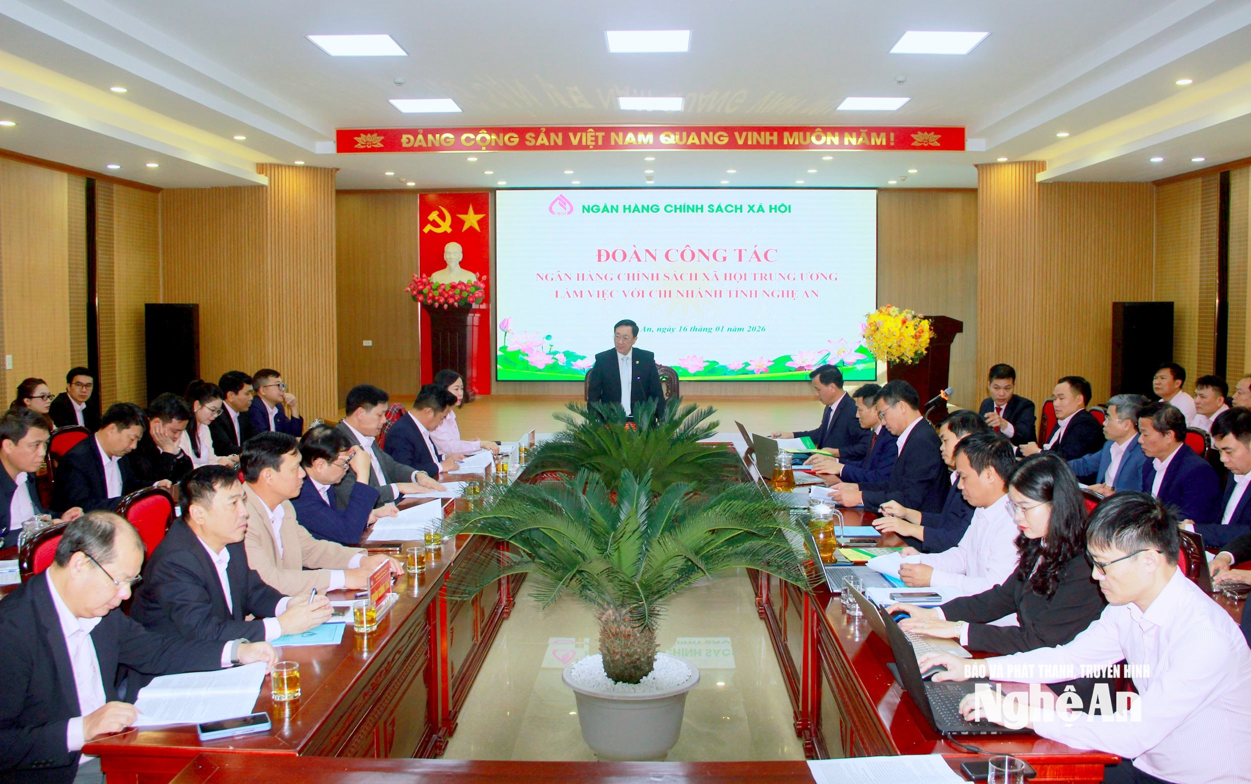 Toàn cảnh buổi làm việc