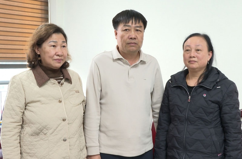 Các bị can (phải qua trái)- Vũ Thị Hường, Nguyễn Xuân Biên và Lê Thị Ban.