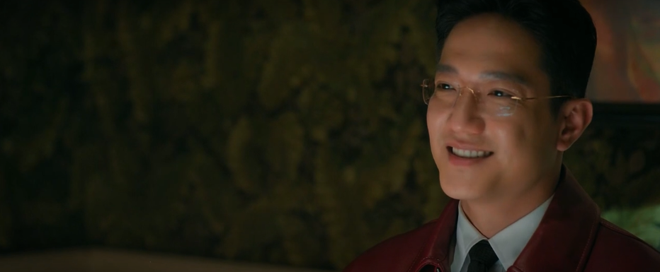 Nghiêm thực hiện âm mưu đưa Ngân vào khách sạn để dàn dựng cảnh ngoại tình.