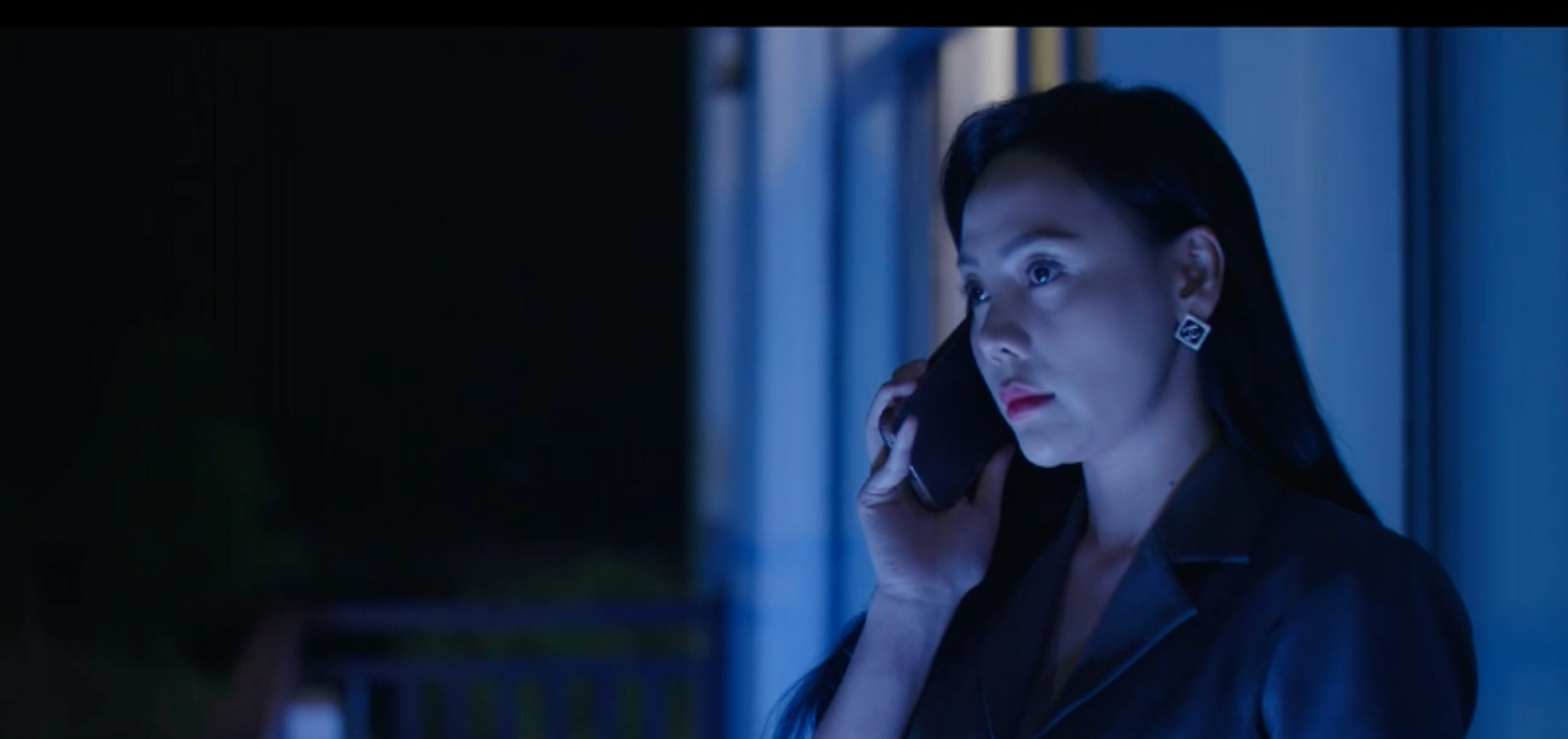 Trinh thả Huyền sau cuộc điện thoại can thiệp của ông Sách