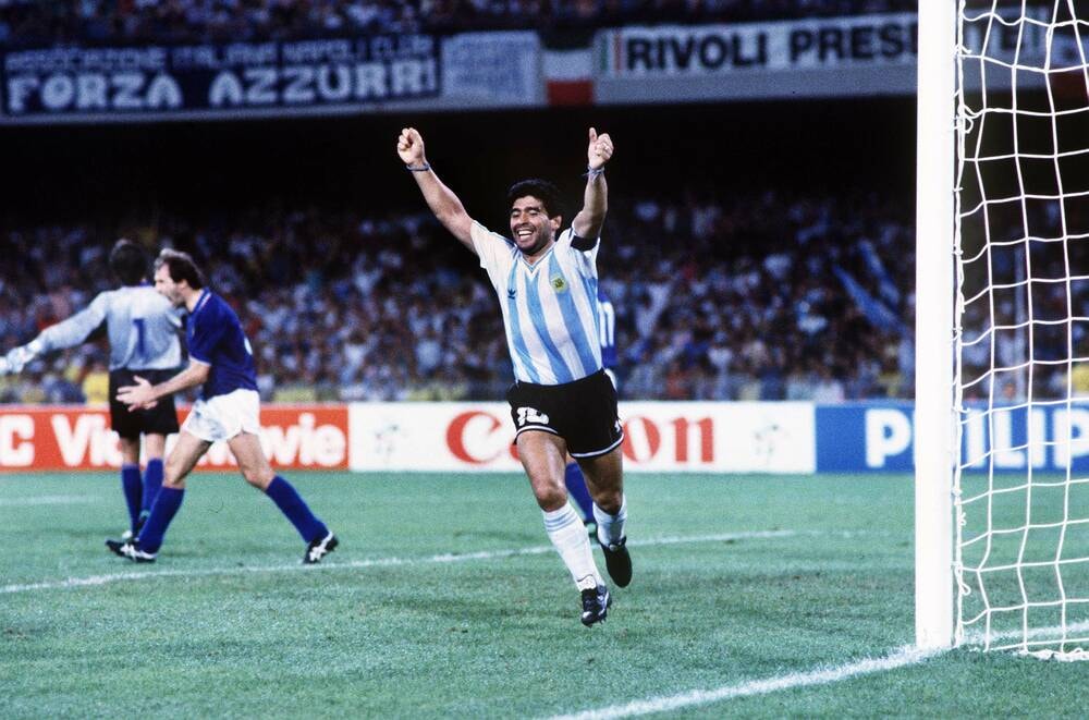 Số 10 thực hiện cú penalty thành công, góp công lớn đưa Argentina vào trận chung kết.