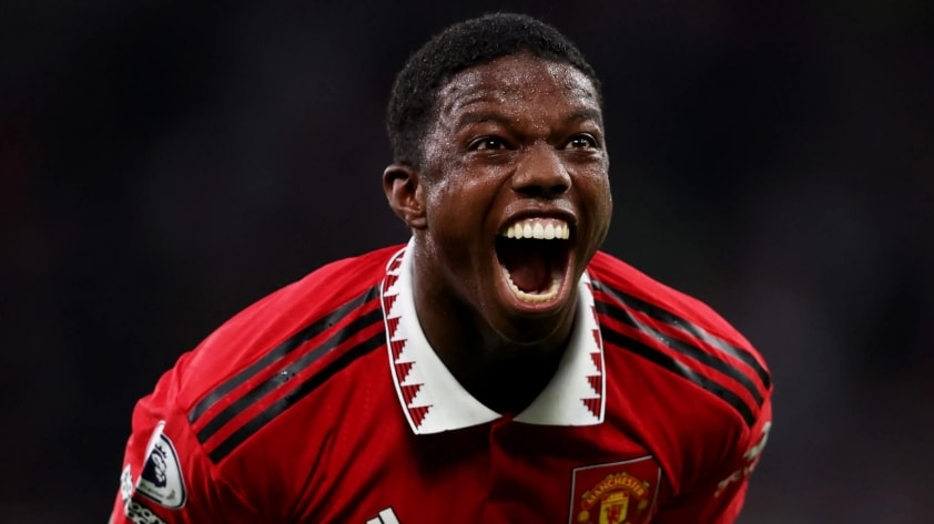 Hậu vệ Tyrell Malacia tại sân tập Man United