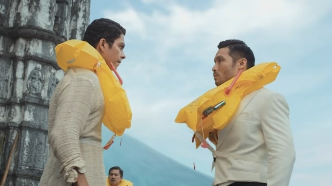 Một cảnh gây cười trong video an toàn bay của Philippine Airlines